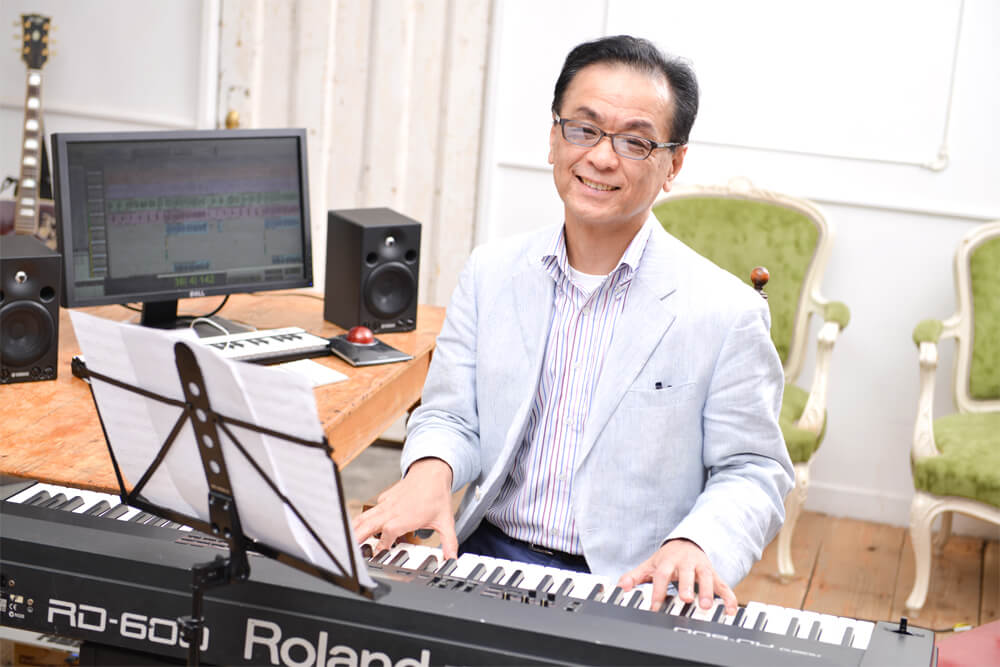 お気に入りの曲を弾く生徒